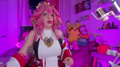 Snapshot of little__ary chatting on October 14, 4:02 am little ary online show from October 14, 4:02 am