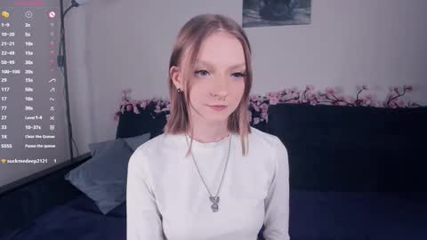 Snapshot of little__caprice chatting on November 8, 7:30 am Bella online show from November 8, 7:30 am