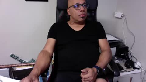 Snapshot of little_buddha chatting on January 2, 9:07 pm Pure Black Power online show from January 2, 9:07 pm