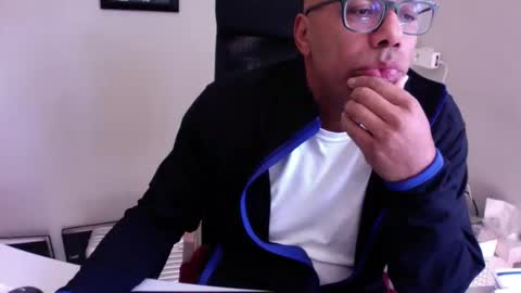 Snapshot of little_buddha chatting on October 1, 8:42 am Pure Black Power online show from October 1, 8:42 am