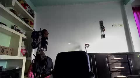 Snapshot of little_doll25 chatting on December 11, 12:23 pm Succubus Blue online show from December 11, 12:23 pm