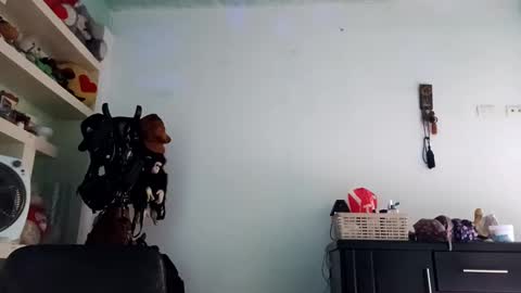 Snapshot of little_doll25 chatting on February 14, 4:31 pm Succubus Blue online show from February 14, 4:31 pm