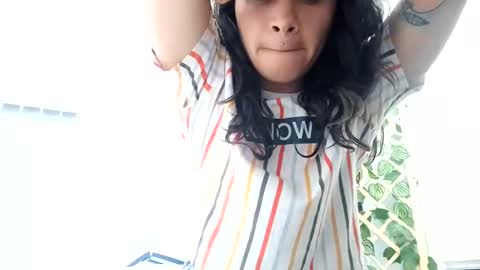 Snapshot of little_doll25 chatting on October 8, 8:39 pm Succubus Blue online show from October 8, 8:39 pm