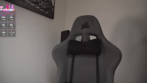 Help me reach 100 likes online show from November 24, 7:13 pm