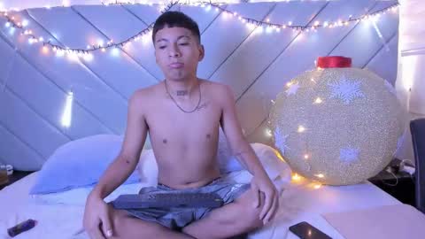 little_kris1 online show from November 24, 12:27 pm