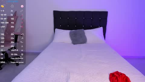 Snapshot of little_liaa chatting on February 14, 8:37 pm NATHY online show from February 14, 8:37 pm