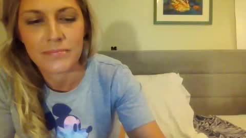 Snapshot of little_lies chatting on February 12, 11:20 pm little lies online show from February 12, 11:20 pm