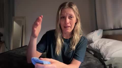 Snapshot of little_lies chatting on November 15, 4:43 am little lies online show from November 15, 4:43 am