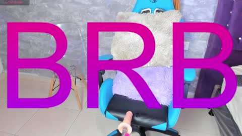 Snapshot of little_lili19 chatting on January 12, 7:00 am Lili online show from January 12, 7:00 am