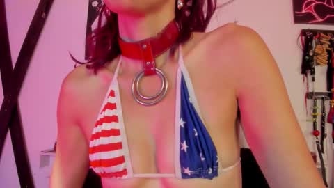 Snapshot of little_nauughty2 chatting on November 5, 2:06 pm Little Nauughty2 online show from November 5, 2:06 pm