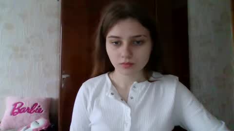 little_shygirl_ online show from January 25, 10:08 am
