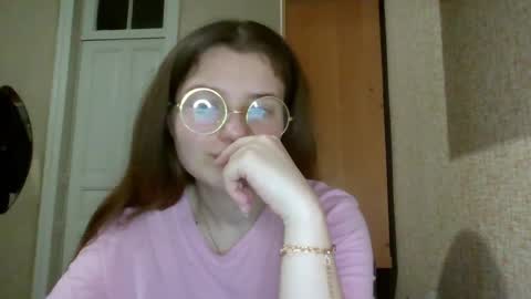 little_shygirl_ online show from March 12, 1:47 am