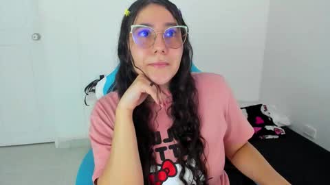 Laire  online show from November 24, 11:04 pm