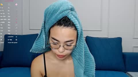 Snapshot of little_v1rgin_angel chatting on November 6, 10:16 am Kwan online show from November 6, 10:16 am