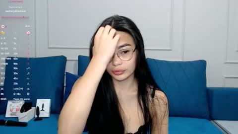 Snapshot of little_v1rgin_angel chatting on November 11, 1:22 pm Kwan online show from November 11, 1:22 pm