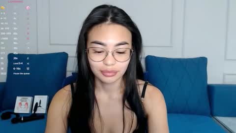 Snapshot of little_v1rgin_angel chatting on November 14, 9:52 am Kwan online show from November 14, 9:52 am