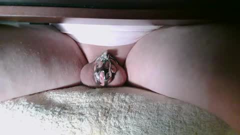 Snapshot of littleclitty247 chatting on December 3, 5:23 pm Littlleclitty247 online show from December 3, 5:23 pm