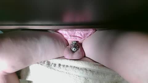 Snapshot of littleclitty247 chatting on September 21, 12:45 am Littlleclitty247 online show from September 21, 12:45 am