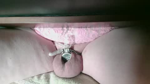 Snapshot of littleclitty247 chatting on December 16, 6:24 pm Littlleclitty247 online show from December 16, 6:24 pm