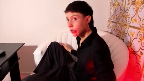 Snapshot of littledanny_ chatting on October 31, 5:14 pm DANNY online show from October 31, 5:14 pm