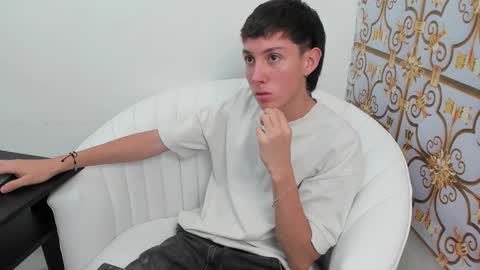 Snapshot of littledanny_ chatting on November 13, 5:12 pm DANNY online show from November 13, 5:12 pm