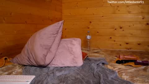 Snapshot of littledante91 chatting on January 19, 2:38 pm Maria and Viktor online show from January 19, 2:38 pm