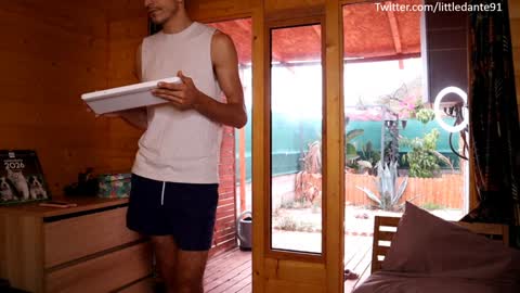 Snapshot of littledante91 chatting on October 25, 11:29 am Maria and Viktor online show from October 25, 11:29 am