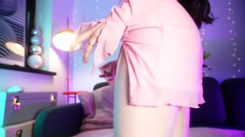 Emily Hill online show from January 16, 9:19 pm