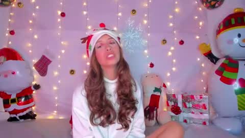 littlee_emma_ online show from December 30, 9:16 am