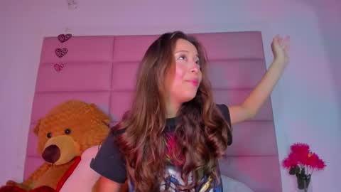 littlee_emma_ online show from January 3, 3:05 am