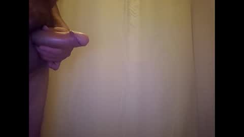 littleguyy888 online show from December 2, 12:05 am