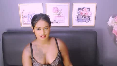 Snapshot of littleindianmilf chatting on January 28, 8:36 am littleindianmilf online show from January 28, 8:36 am