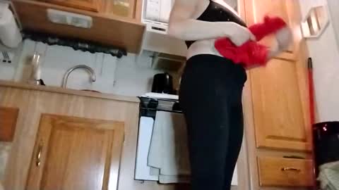 Snapshot of littleleo96 chatting on October 12, 5:06 am littleleo96 online show from October 12, 5:06 am