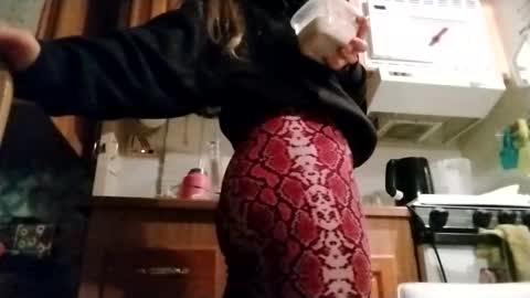 Snapshot of littleleo96 chatting on October 18, 8:26 am littleleo96 online show from October 18, 8:26 am