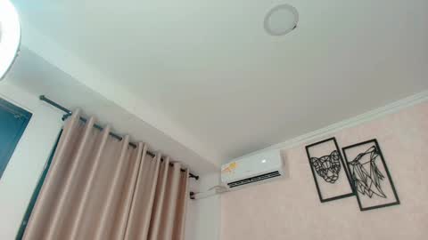 Sarahs Room online show from February 5, 6:13 am