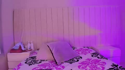 im olivia IG littleolivia01 online show from October 22, 1:55 pm