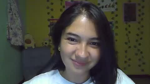 Snapshot of littleprety6969 chatting on November 2, 10:01 pm Mia Wednesday to Sunday 730 am to 1030 am Colombian Hour D online show from November 2, 10:01 pm