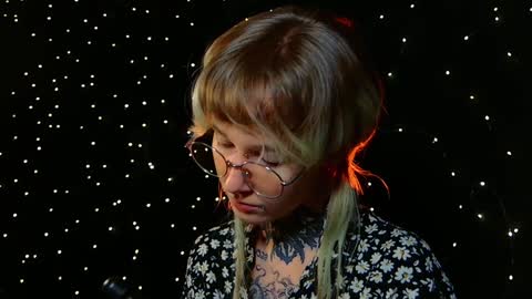 Niki  free tg channel with some photos gifs and info about streams  online show from December 22, 5:01 am