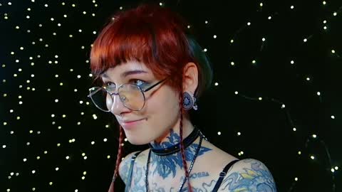 Niki  free tg channel with some photos gifs and info about streams  online show from December 23, 8:25 pm