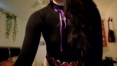 Snapshot of littlesub_e chatting on October 31, 12:17 pm Eliza online show from October 31, 12:17 pm