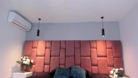 littlevaale online show from October 17, 11:24 am