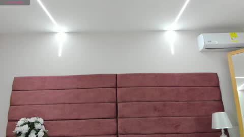 littlevaale online show from November 29, 10:29 am