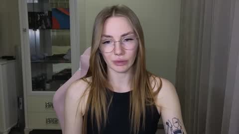 Snapshot of littlevildevil chatting on December 9, 3:00 pm Eliana online show from December 9, 3:00 pm