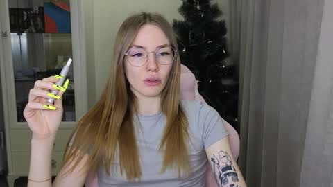 Snapshot of littlevildevil chatting on December 21, 2:37 pm Eliana online show from December 21, 2:37 pm