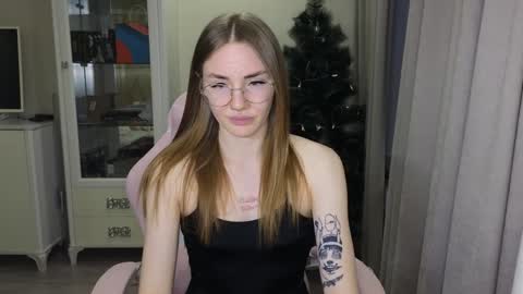Snapshot of littlevildevil chatting on December 26, 2:16 pm Eliana online show from December 26, 2:16 pm