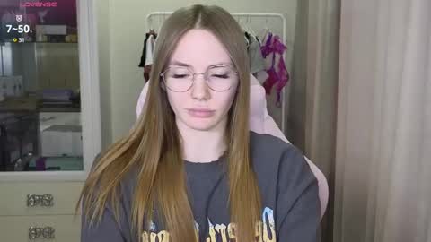 Snapshot of littlevildevil chatting on March 3, 12:05 pm Eliana online show from March 3, 12:05 pm