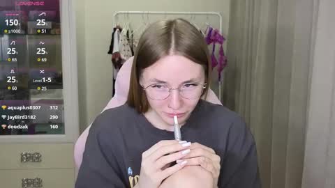 Snapshot of littlevildevil chatting on March 3, 3:09 pm Eliana online show from March 3, 3:09 pm