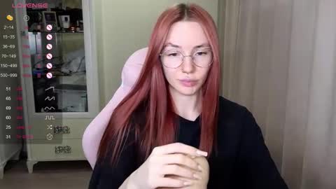 Snapshot of littlevildevil chatting on October 26, 10:43 am Eliana online show from October 26, 10:43 am