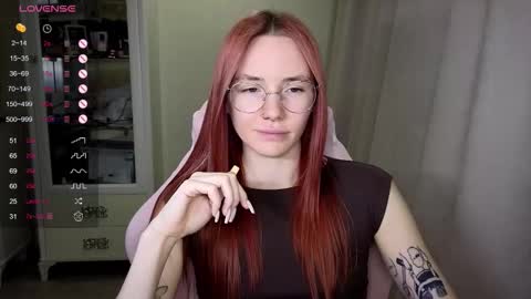 Snapshot of littlevildevil chatting on October 28, 10:52 am Eliana online show from October 28, 10:52 am