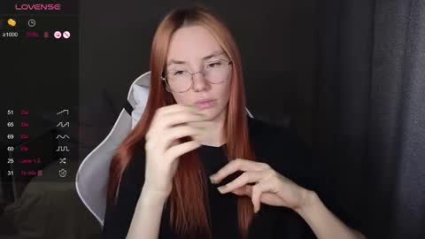 Snapshot of littlevildevil chatting on November 18, 10:31 am Eliana online show from November 18, 10:31 am